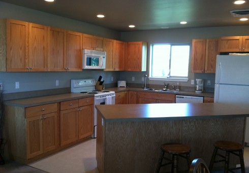 $1200 Furnished Condo all Uitlities Included